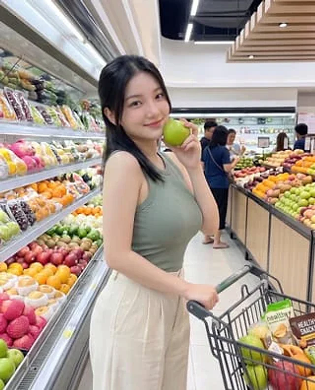 Example generated from “Modern Grocery Store Lifestyle Portrait”