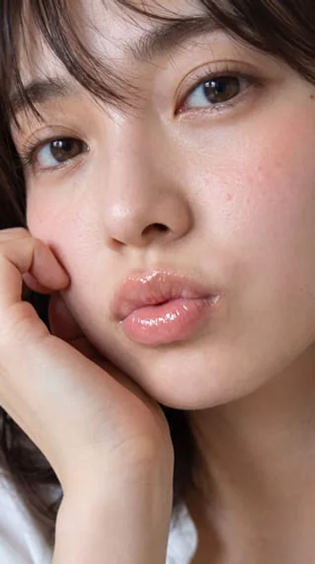 Example generated from “Glossy Lips Beauty Close-Up”
