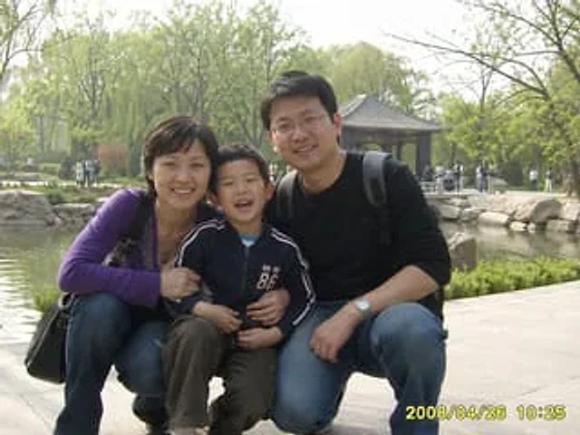 Example generated from “2008 Chinese Family Park Snapshot”