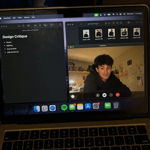 Example generated from “手机拍摄 FaceTime 工作屏幕”