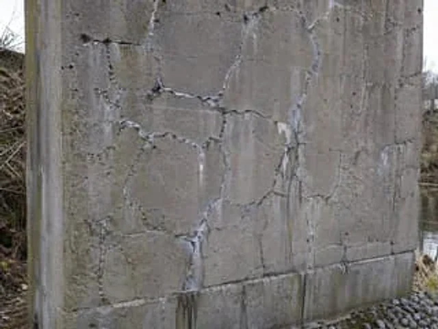 Example generated from “Concrete Wall with ASR Map Cracking”