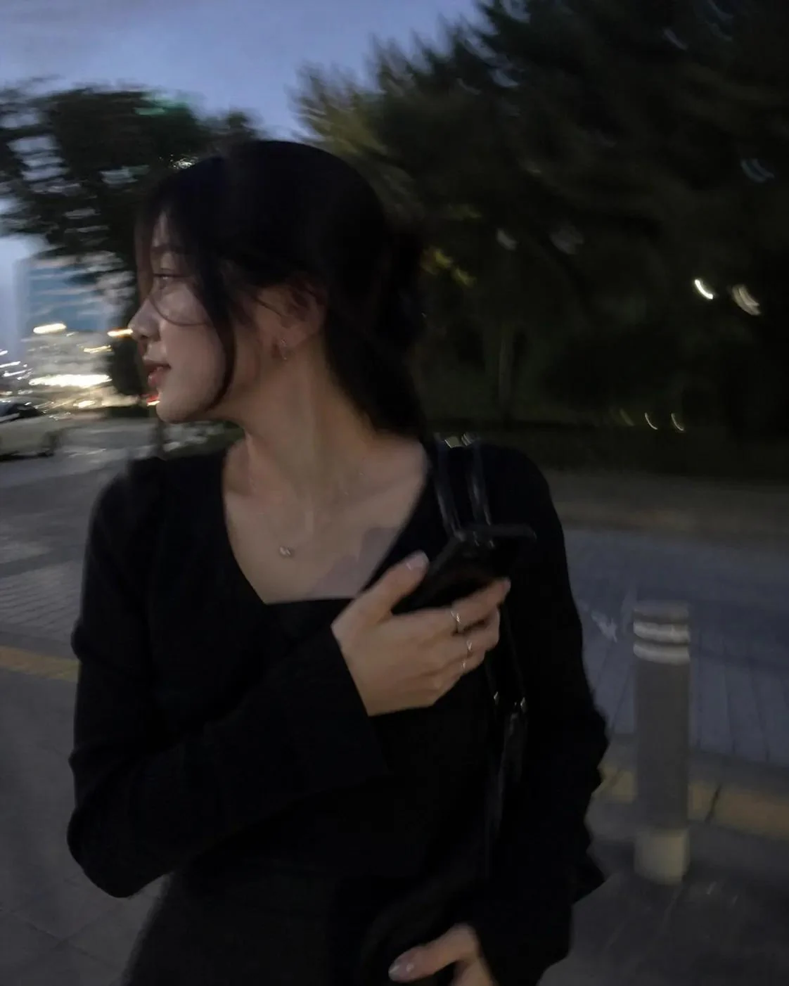 Example generated from “AI 日常生活 iPhone 抓拍”