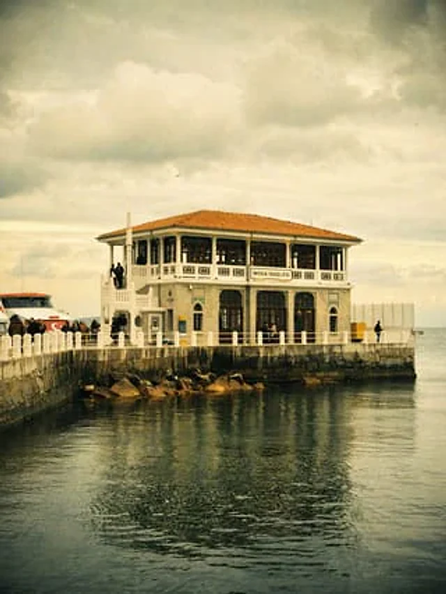 Example generated from “Vintage Moda Pier in Istanbul”